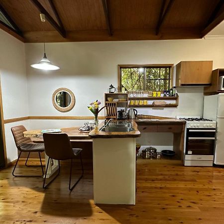 Crater Lakes Rainforest Cottages Yungaburra Εξωτερικό φωτογραφία