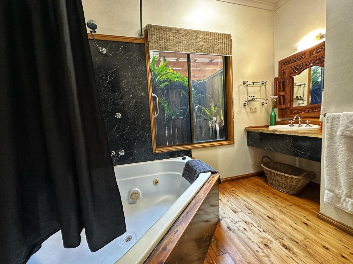 Crater Lakes Rainforest Cottages Yungaburra Εξωτερικό φωτογραφία