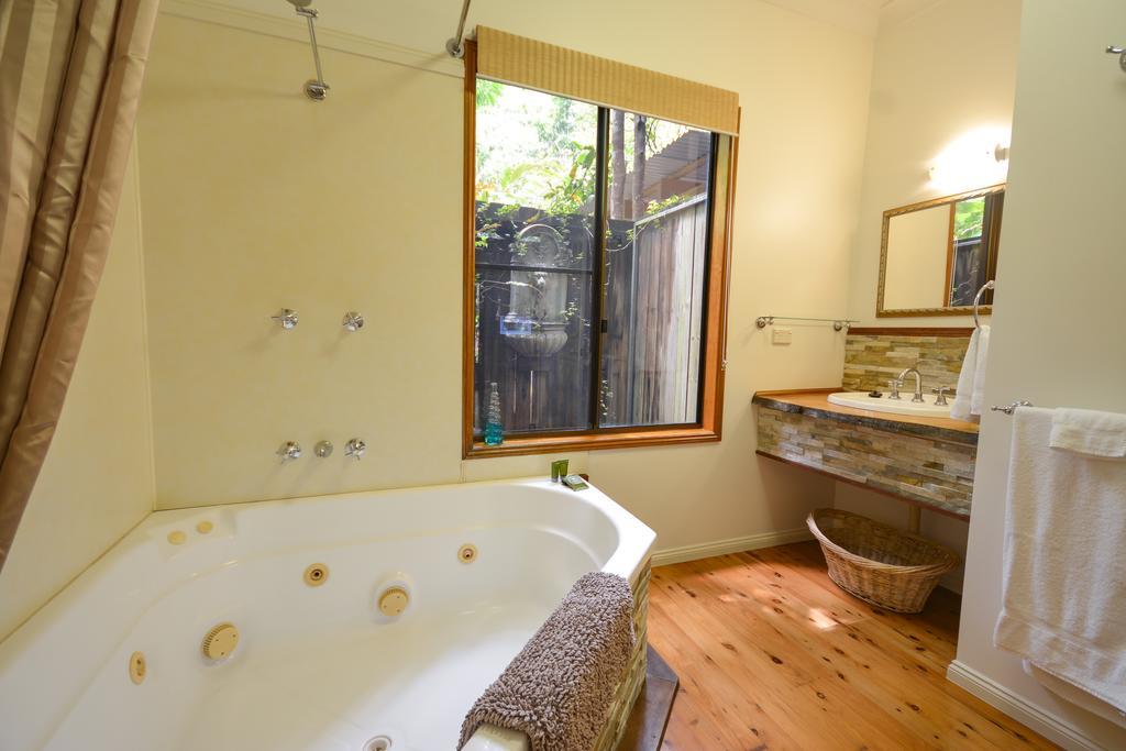 Crater Lakes Rainforest Cottages Yungaburra Εξωτερικό φωτογραφία