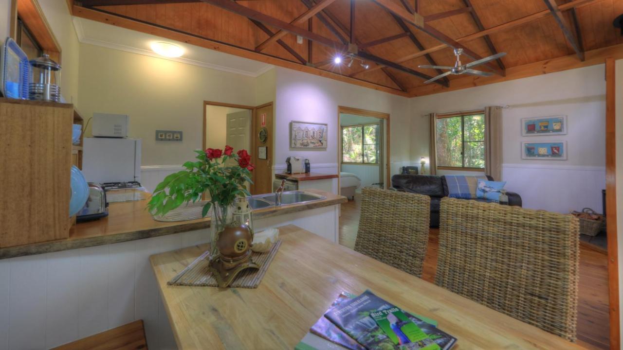Crater Lakes Rainforest Cottages Yungaburra Εξωτερικό φωτογραφία